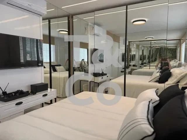 Apartamento À Venda Com 2 Dormitórios No Centro Em Balneário Camboriú — foto 2