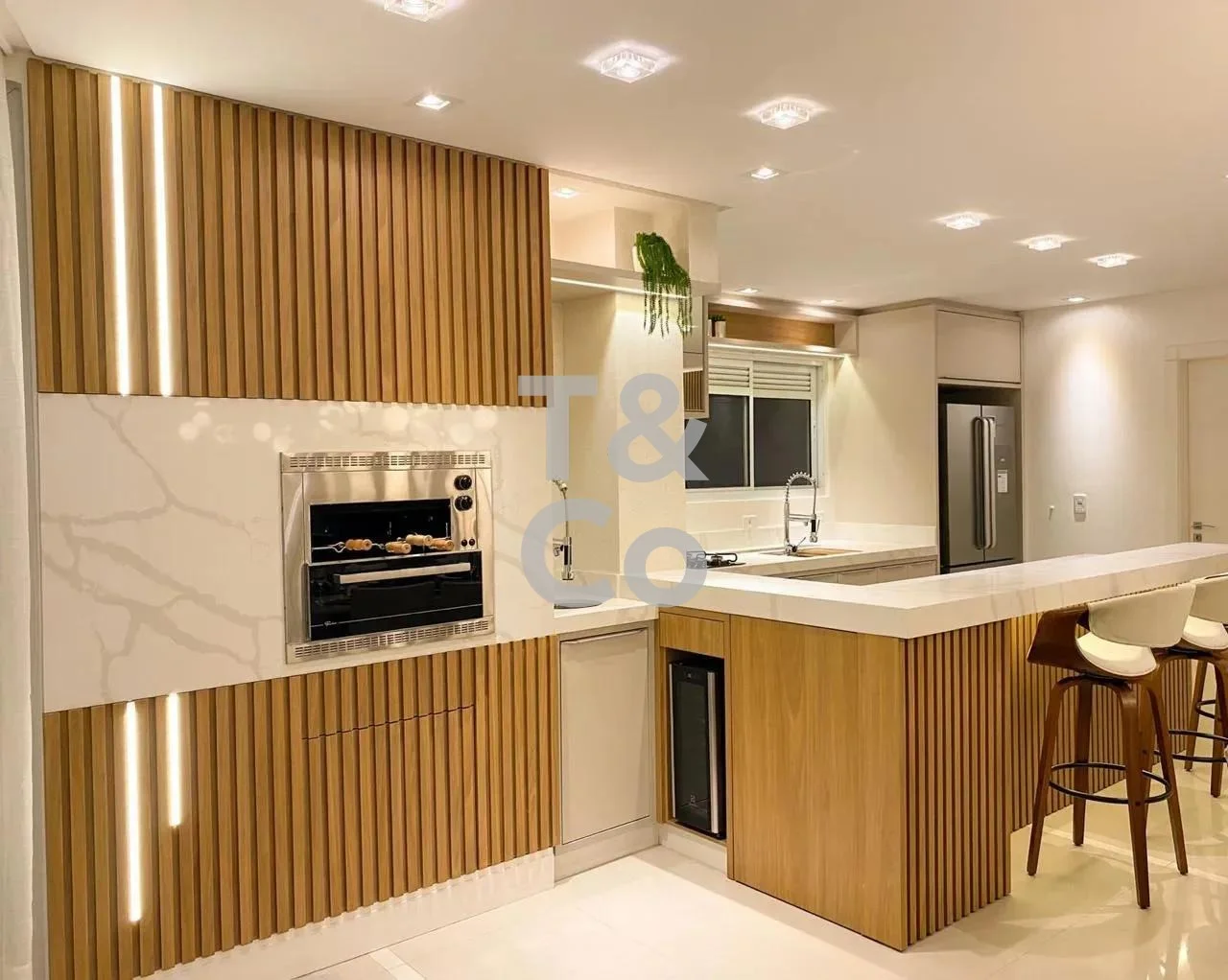 Apartamento À Venda Com 3 Dormitórios No Centro Em Balneário Camboriú — foto 2