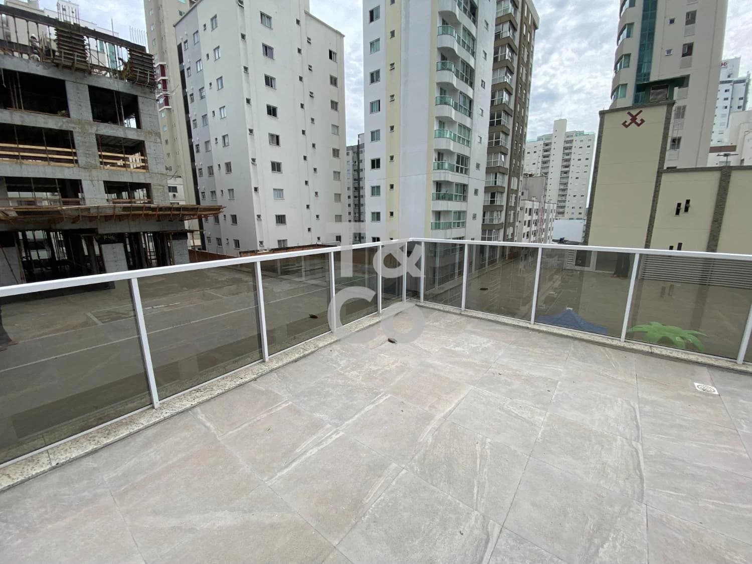 Apartamento À Venda Com 3 Dormitórios No Centro Em Balneário Camboriú