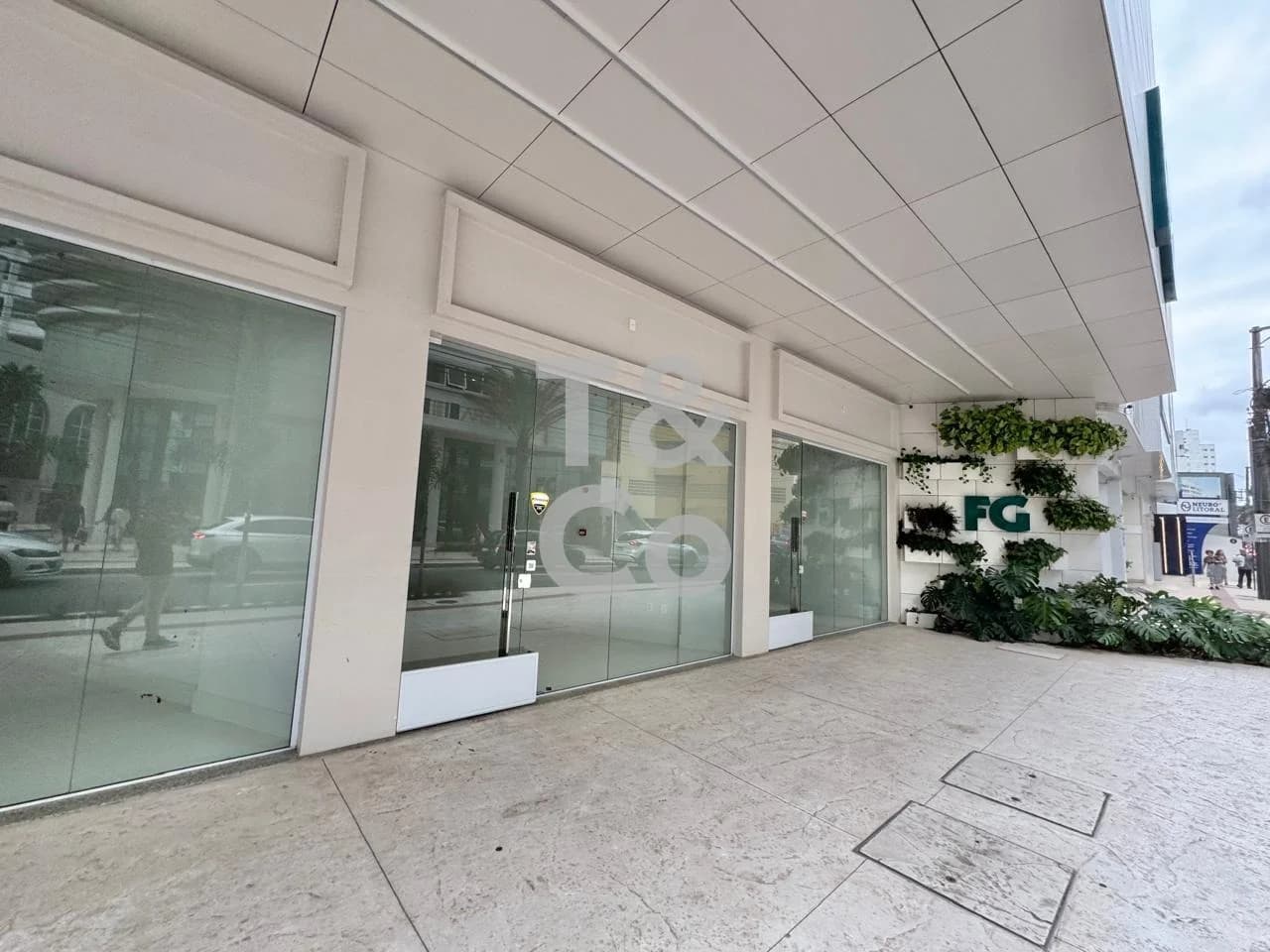 Salão Comercial Para Locação Na Avenida Brasil No Skyline Tower Em Balneário Camboriú — foto 2
