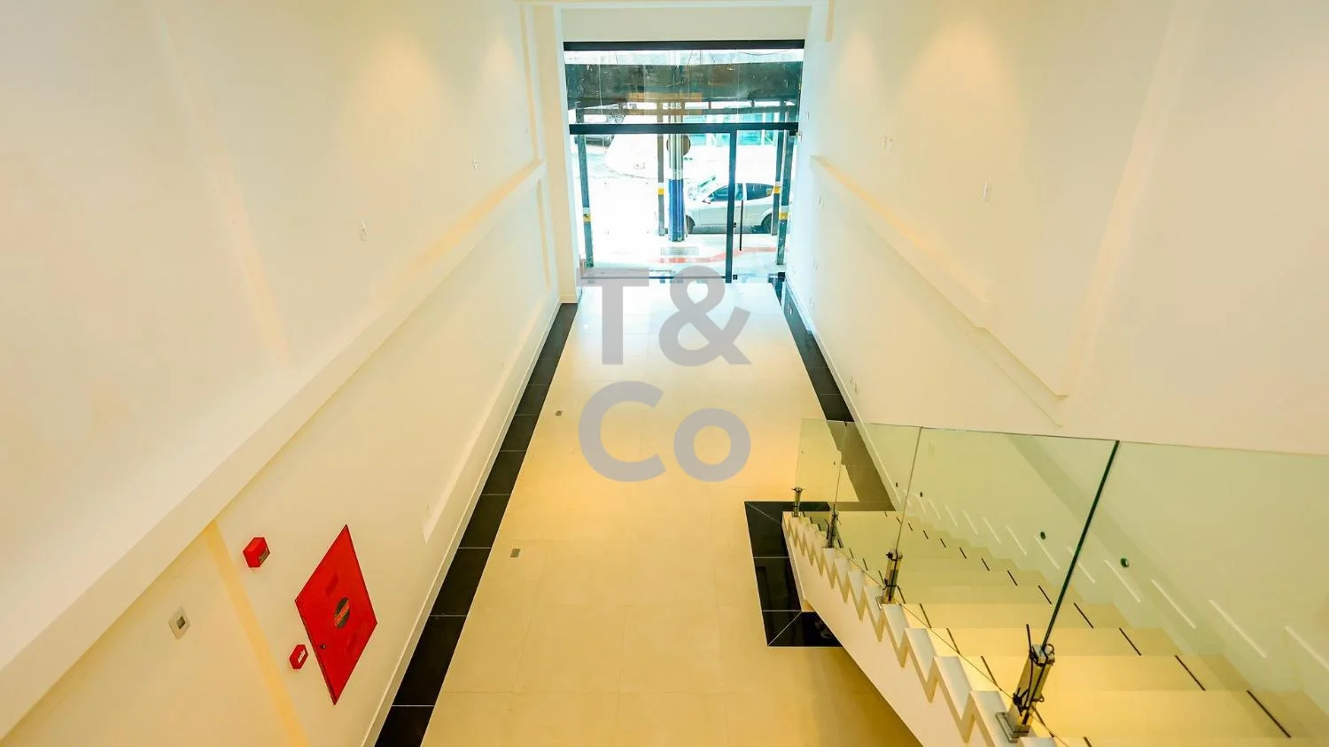 Sala Comercial À Venda Em Balneário Camboriú Com 175m Mezanino e 1 Vaga Privativa