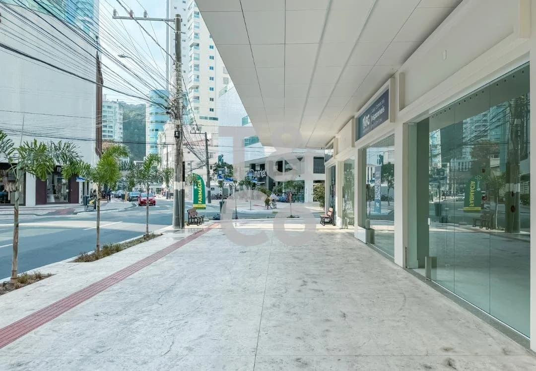 Salão Comercial Para Locação Na Avenida Brasil No Skyline Tower Em Balneário Camboriú — foto 2