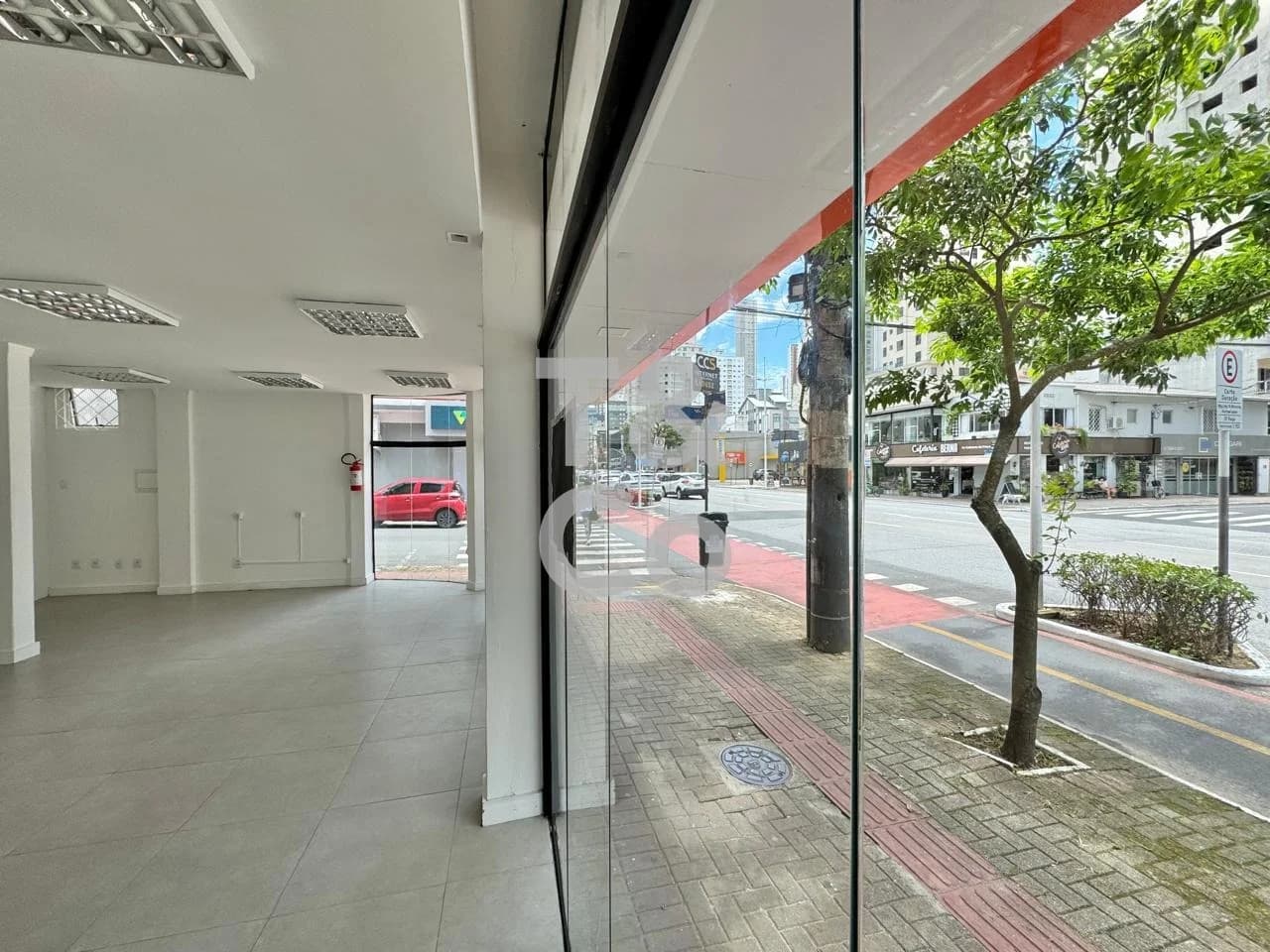 Sala Comercial Para Alugar No Centro Em Balneário Camboriú