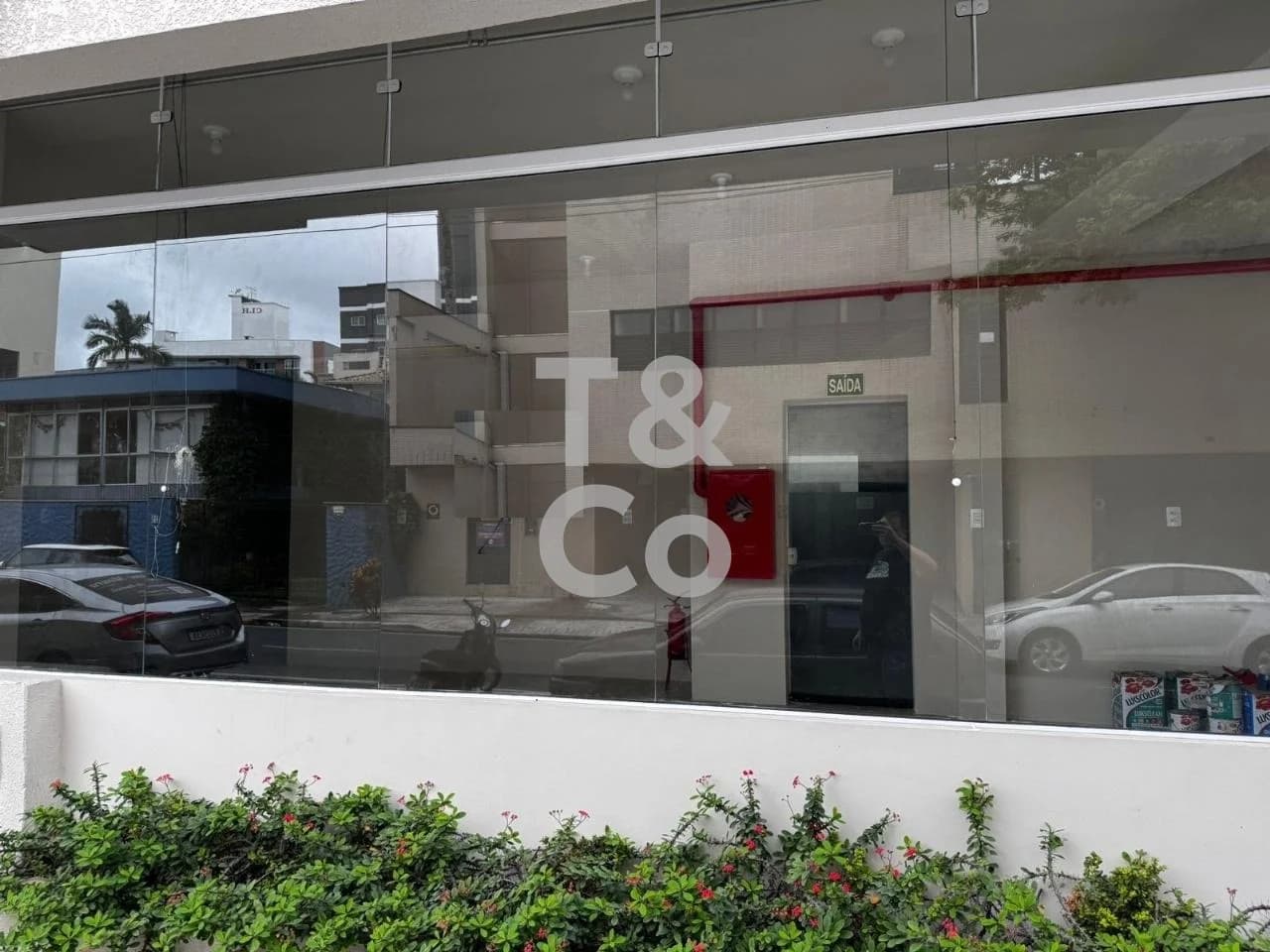 Sala Comercial Para Alugar Com 1 Dormitório No Nações Em Balneário Camboriú — foto 2