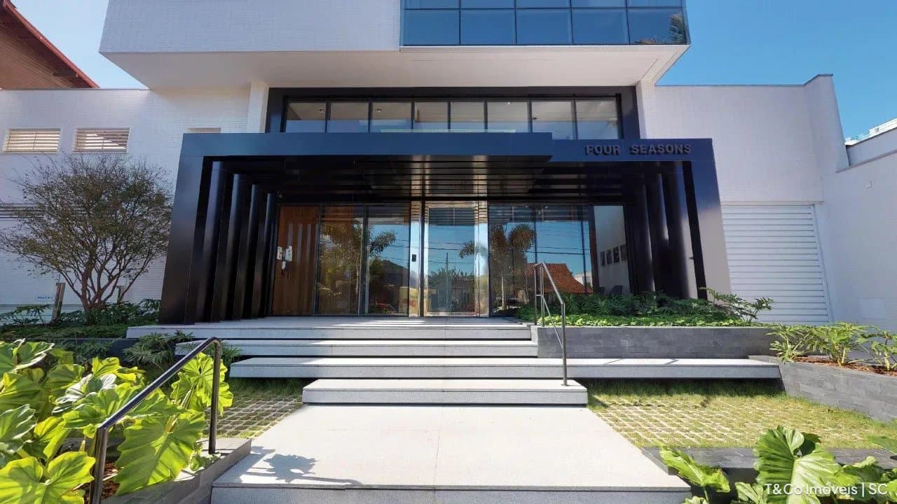 Apartamento de Alto Padrão Na Quadra Mar da Praia Brava