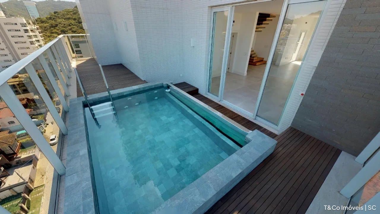 Apartamento de Alto Padrão Na Quadra Mar da Praia Brava